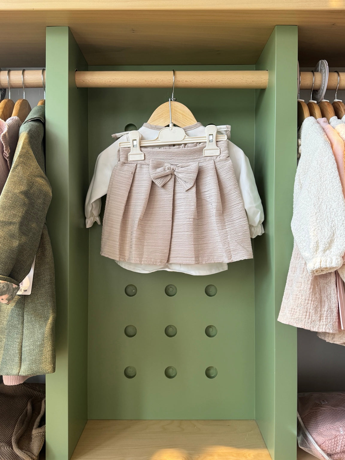 BabyGirl 2pcs Muslin White/Beige Skirt back