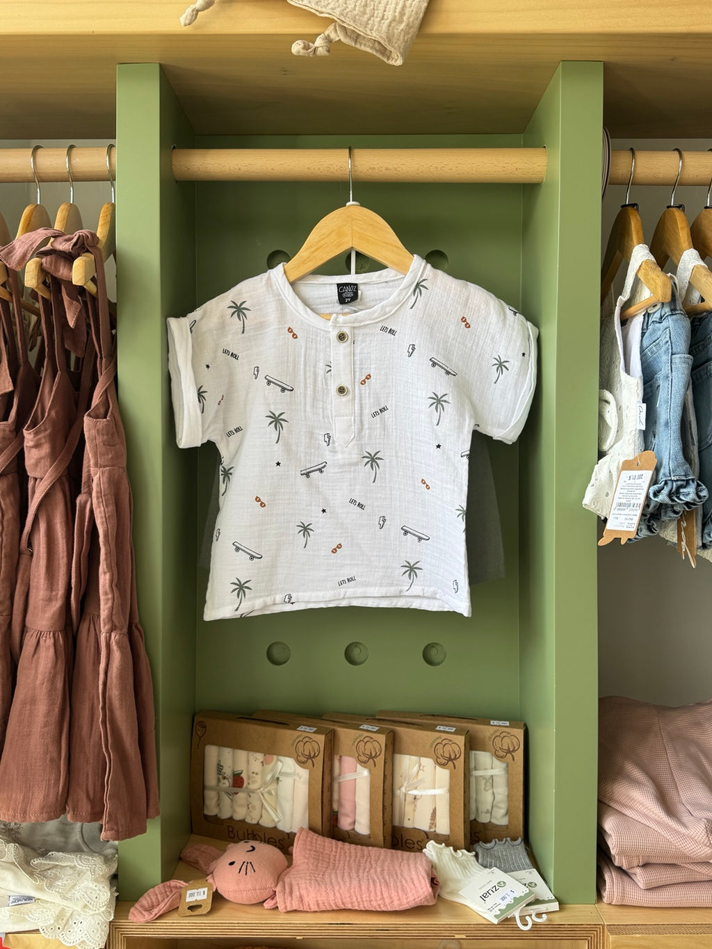 Boy 2pcs Olive Short Set front
