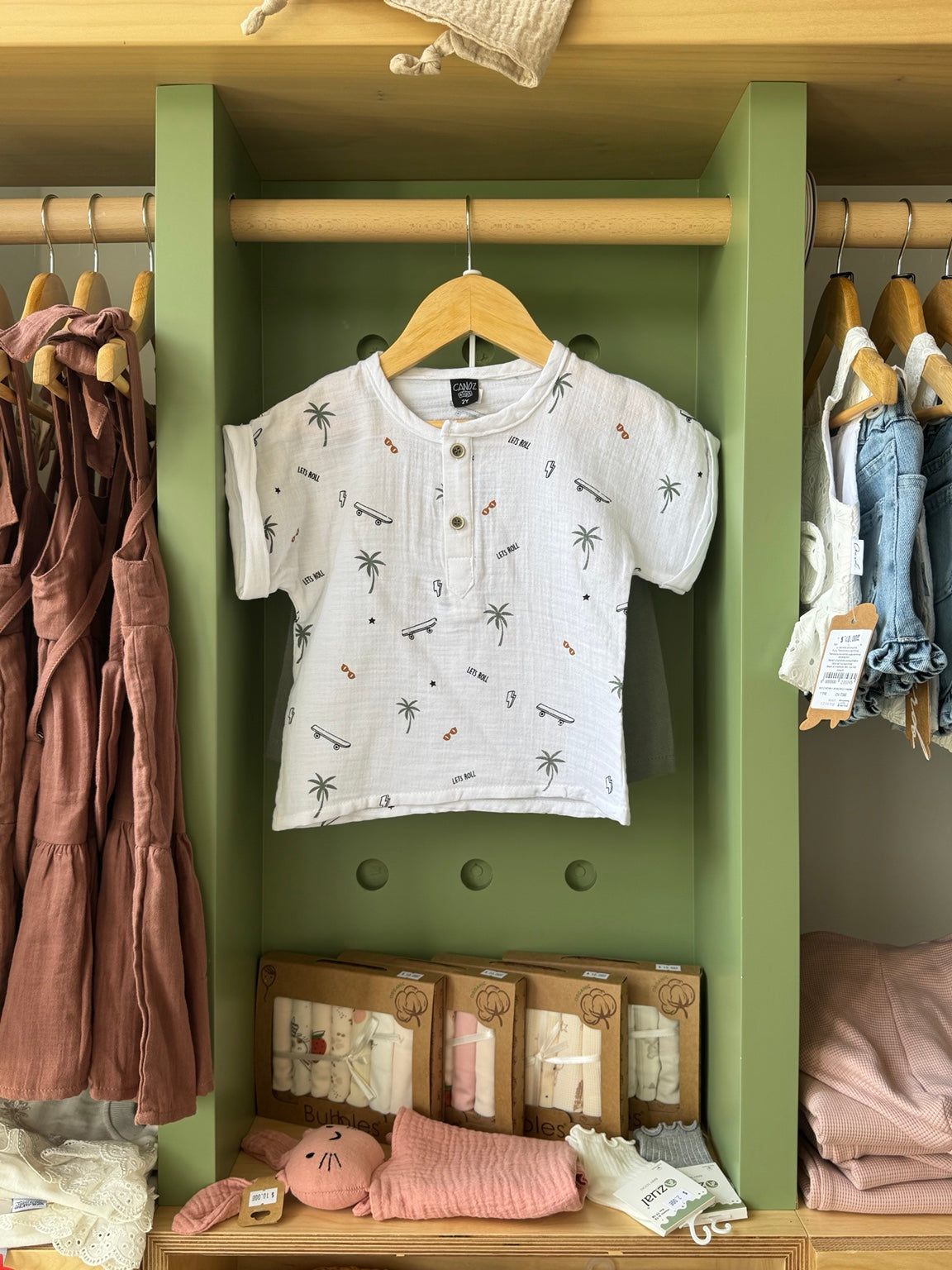 Boy 2pcs Olive Short Set front