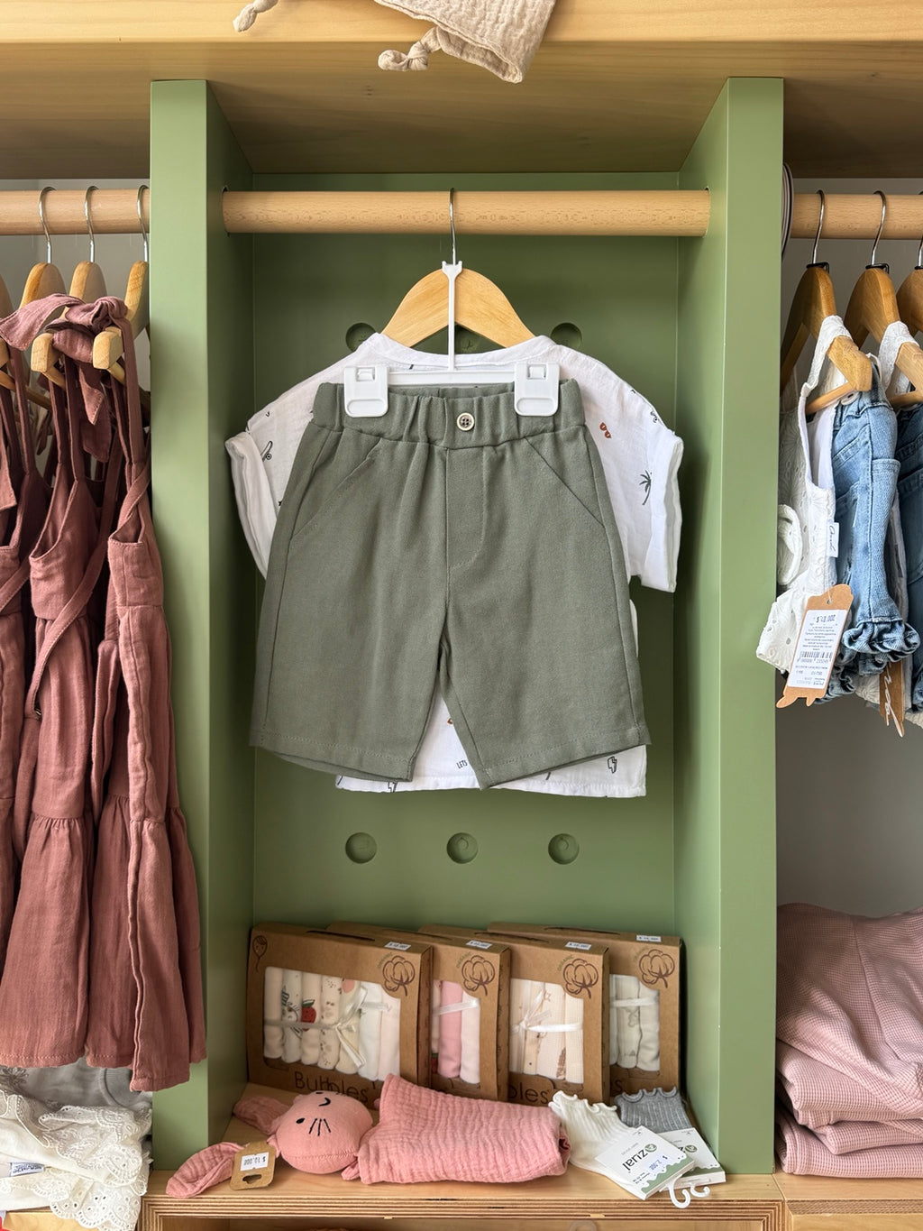 Boy 2pcs Olive Short Set shorts