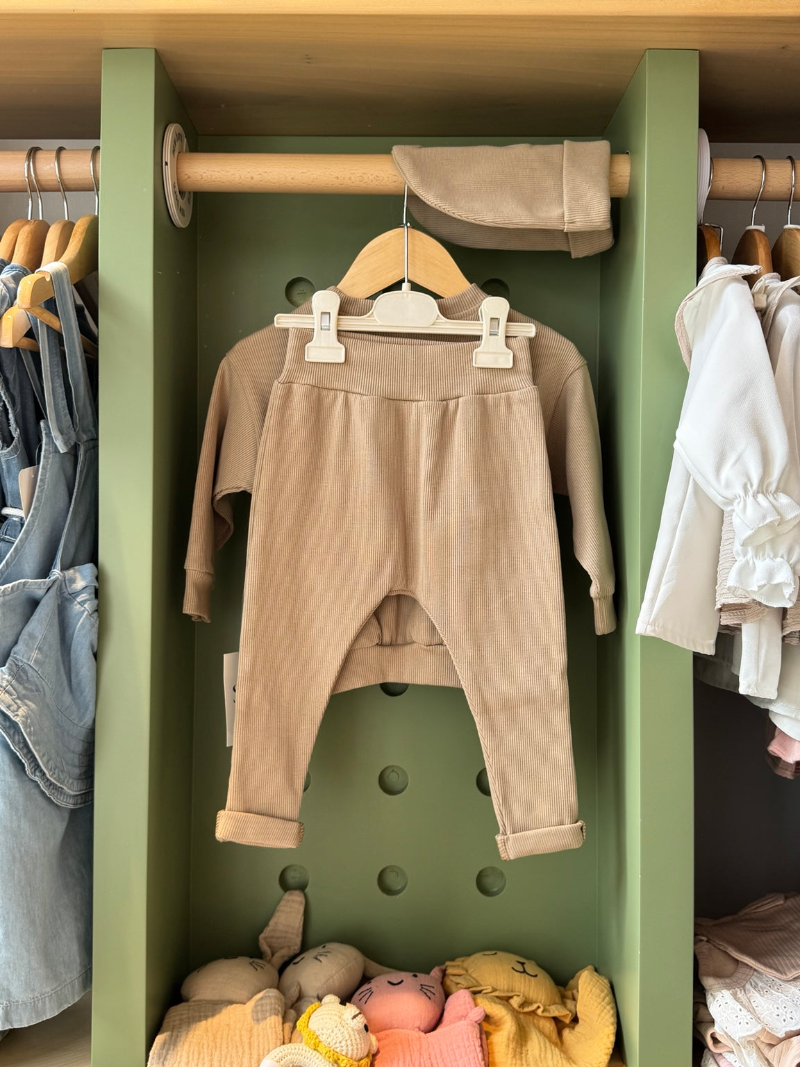 BabyBoy 2pcs Beige Set+Hat - image 2
