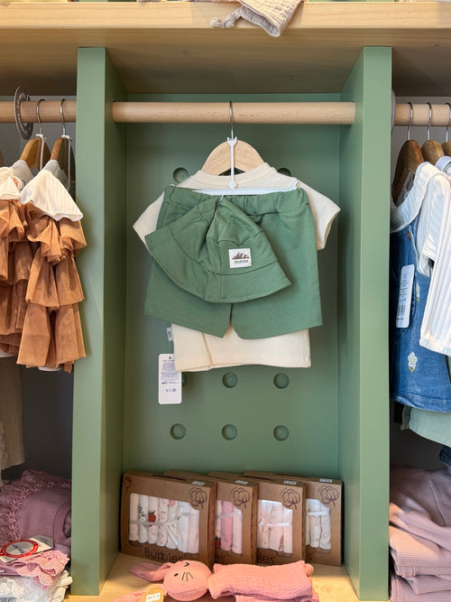BabyBoy 2pcs Beige/Green Short Set + Hat - back/detail