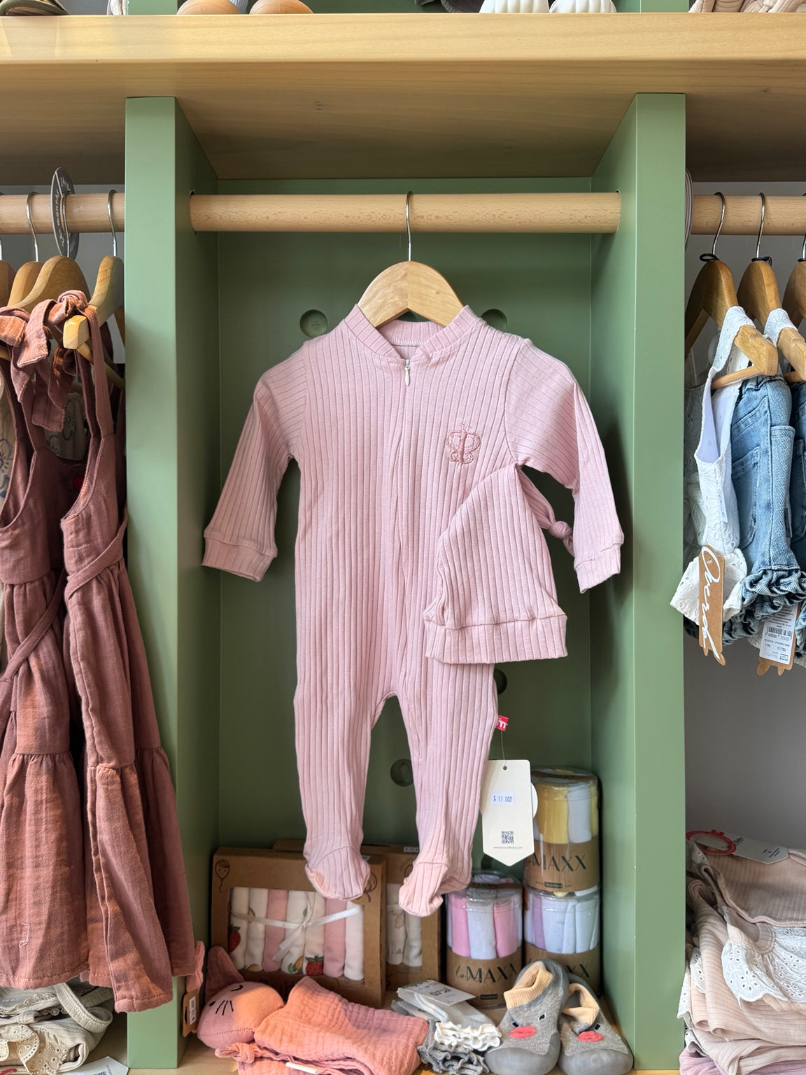 BabyGirl Butterfly Pink Onesie+Hat front