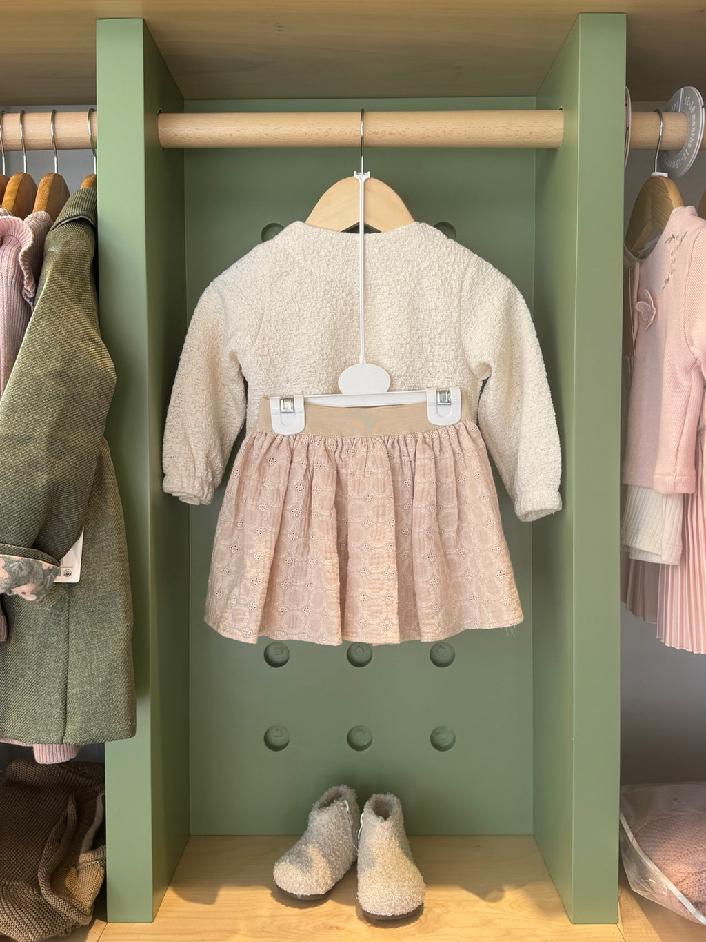 Girl 3pcs Beige Flowers Skirt Set