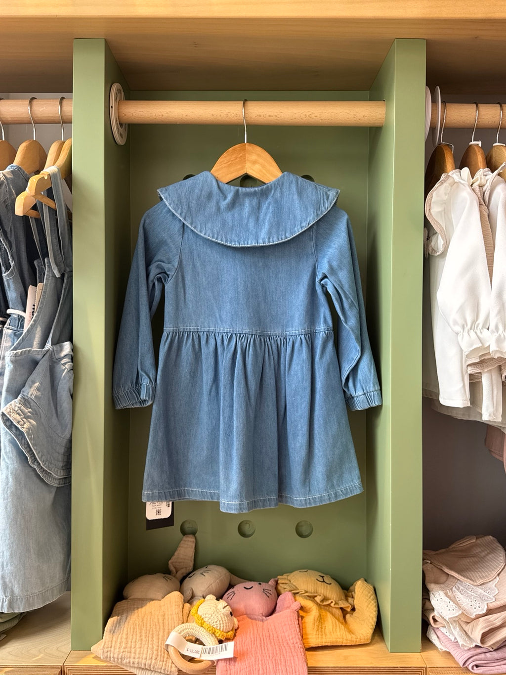 Girl denim dress back