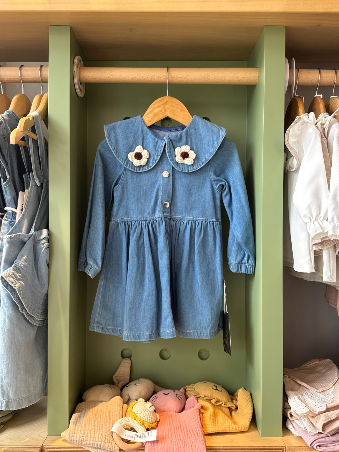 Girl denim dress front