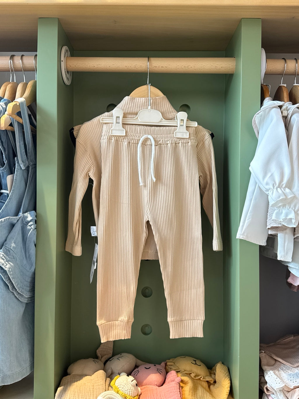 Girl 2pcs Beige Cotton Set back